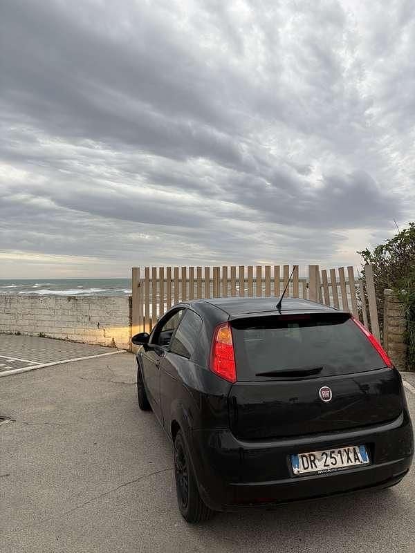 Usata Fiat Grande Punto Sport 90 CV (66 kW) 2007 Nero Utilitaria