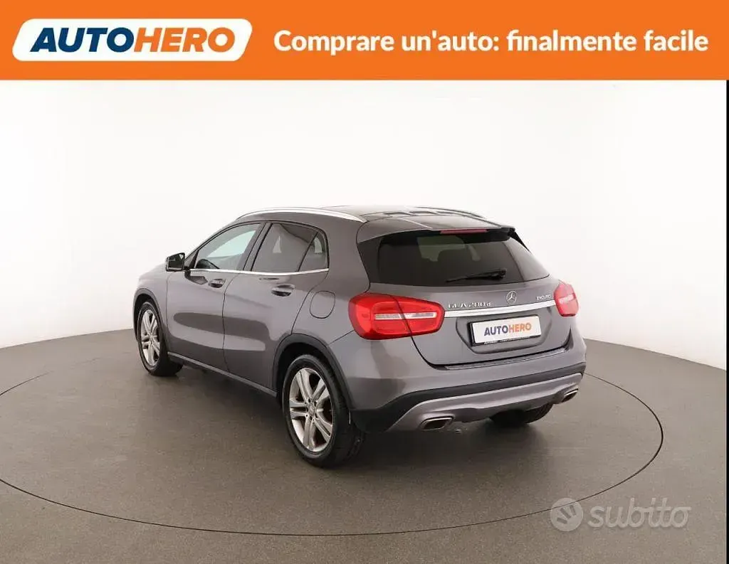 Usata Mercedes GLA200 136 CV (100 kW) 2015 Grigio SUV