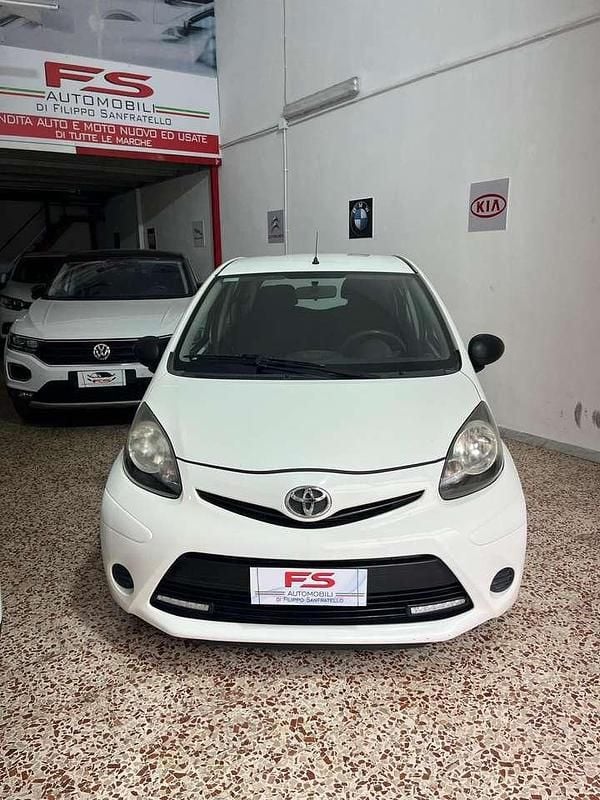 Other Usata 2012 Toyota Aygo Connect Style Due volumi | 3999 € (Buon prezzo) - Immagine 1/4