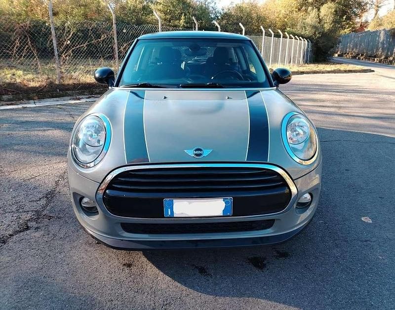 Argento Usata 2018 Mini Cooper Due volumi | 14.000 € (Ottimo prezzo) - Immagine 1/4