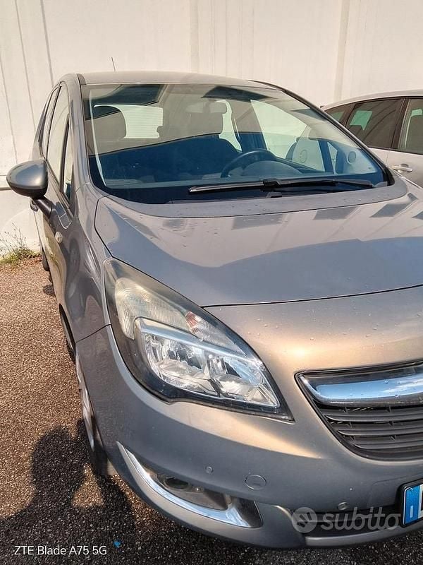 Grigio Usata 2015 Opel Meriva Monovolume | 5490 € (Cara) - Immagine 1/4