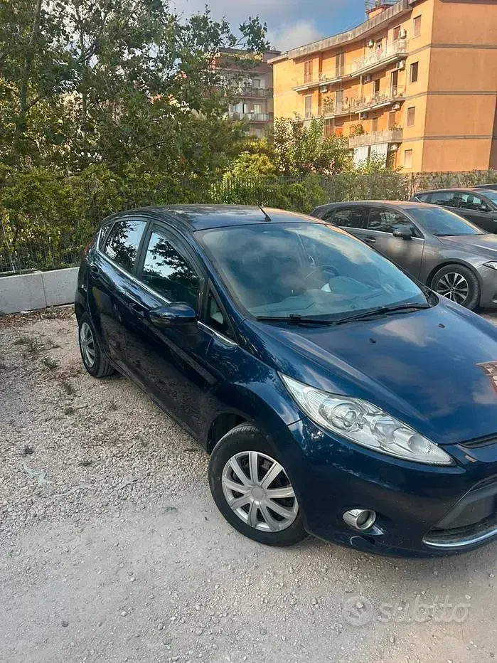 Usata Ford Fiesta Titanium 97 CV (71 kW) 2010 Bluazzurro Berlina