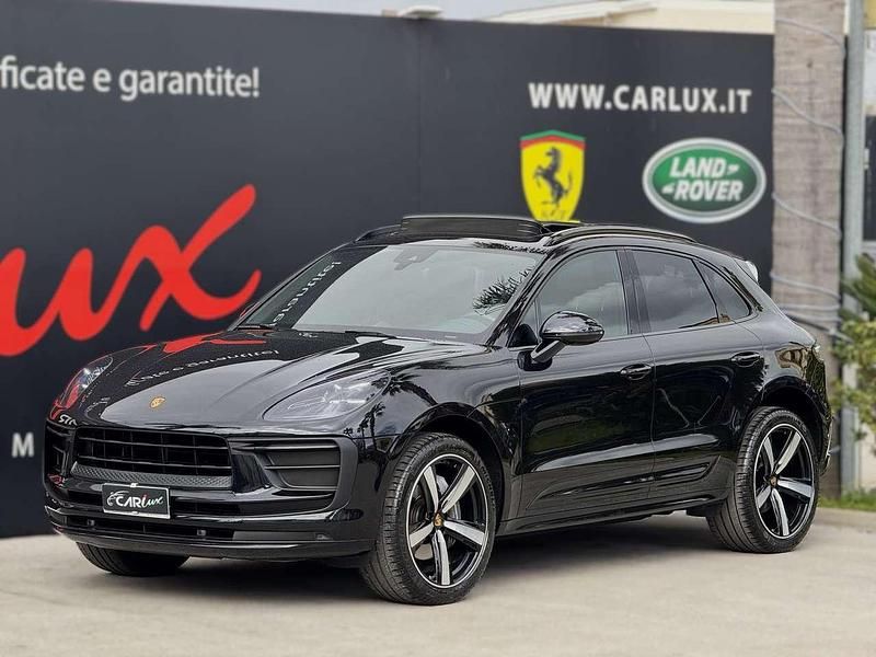 Usata Porsche Macan Turbo 265 CV (194 kW) 2022 Nero jet metallizzato SUV