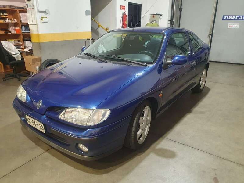 Blu/azzurro Usata 1997 Renault Mégane | 6000 € - Immagine 1/4