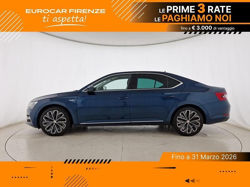 Usata Skoda Superb LAURIN & KLEMENT 200 CV (147 kW) 2022 Blu lava metallizzato Berlina