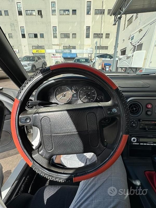 Usata Mazda MX5 116 CV (85 kW) 1991 Bianco Cabrio