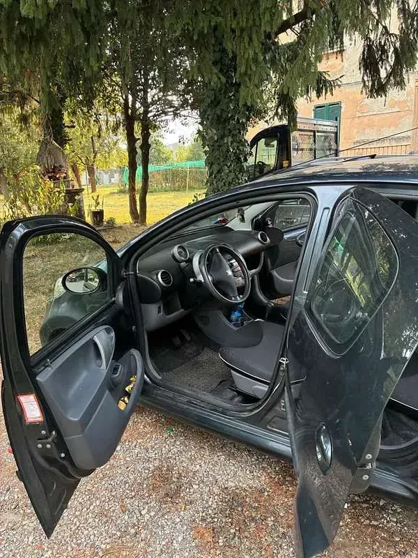 Usata Peugeot 107 68 CV (50 kW) 2009 Utilitaria