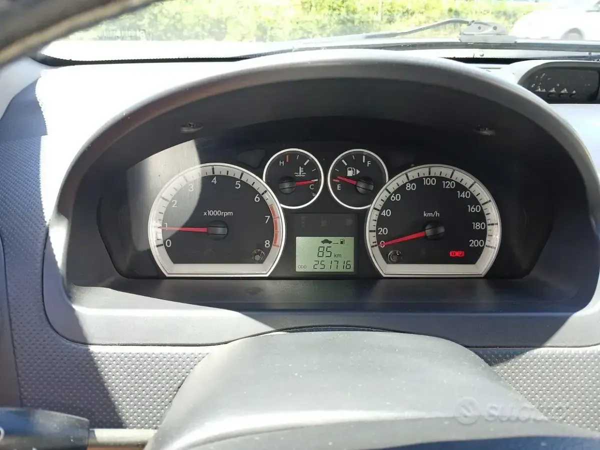 Usata Chevrolet Aveo 84 CV (61 kW) 2011 Grigio Berlina