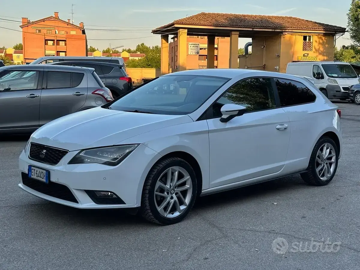 Usata Seat Leon Style 105 CV (77 kW) 2014 Bianco Coupé