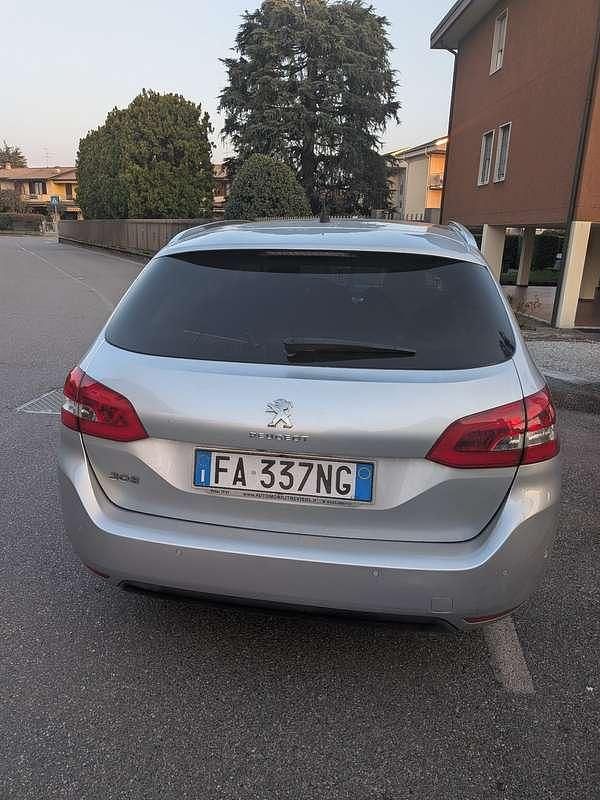 Usata Peugeot 308 Allure 131 CV (96 kW) 2015 Berlina