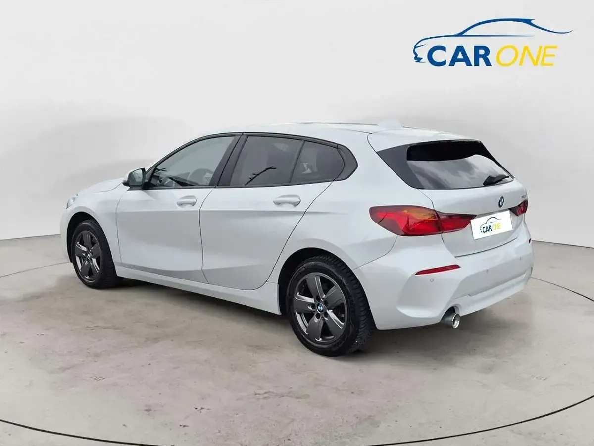 Usata BMW 116 Advantage 116 CV (85 kW) 2021 Bianco Utilitaria