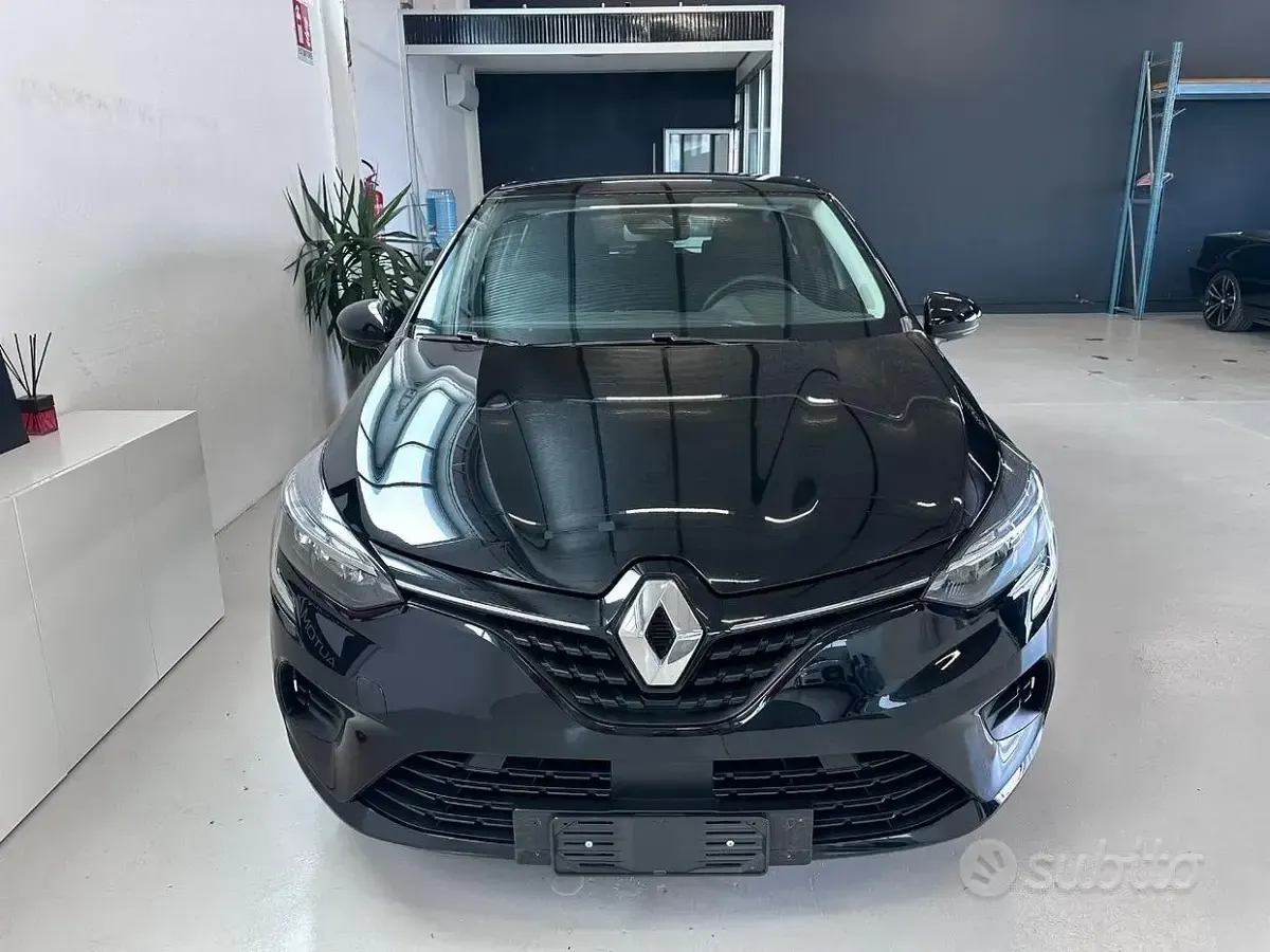 Usata Renault Clio V Equilibre 91 CV (66 kW) 2024 Nero Berlina