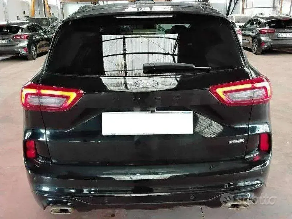 Usata Ford Kuga ST-Line 179 CV (131 kW) 2025 Grigio SUV