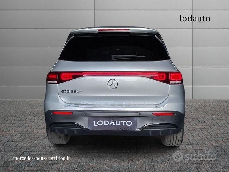 Usata Mercedes EQB250+ Premium 94 kW (129 CV) 2024 Argento SUV