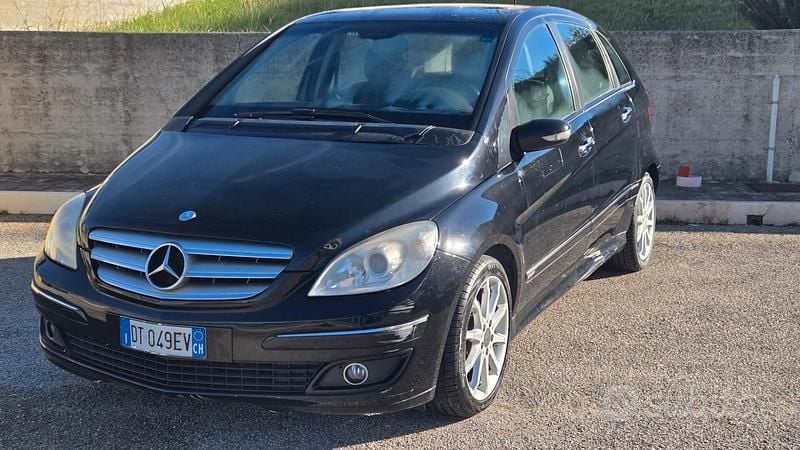 Usata Mercedes B180 108 CV (79 kW) 2008 Nero Monovolume