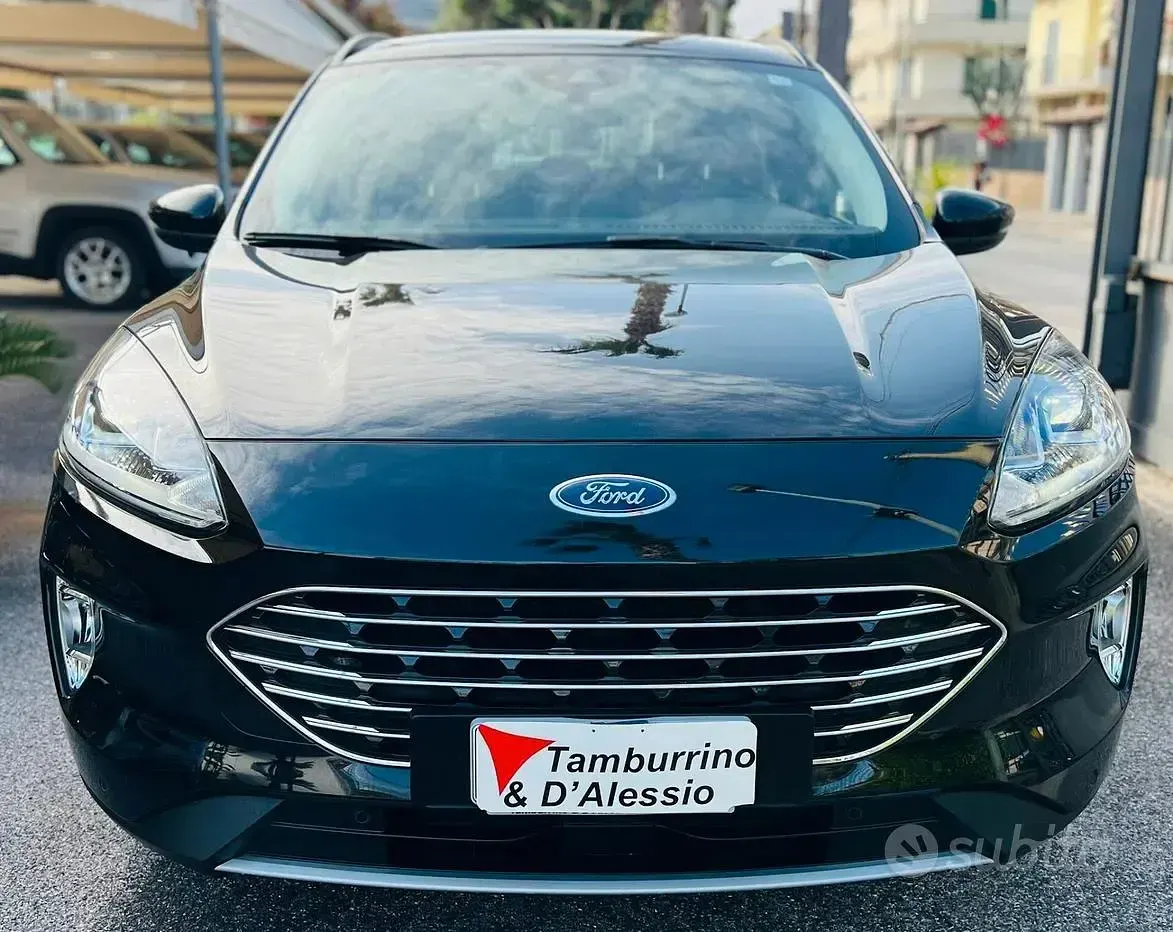 Usata Ford Kuga Titanium 120 CV (88 kW) 2022 Nero SUV