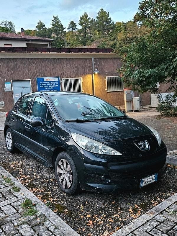 Usata Peugeot 207 75 CV (55 kW) 2008 Nero Berlina