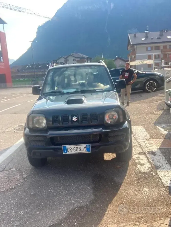 Usata Suzuki Jimny 65 CV (47 kW) 2008 Nero SUV