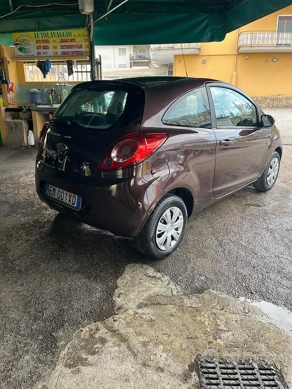 Usata Ford Ka 75 CV (55 kW) 2012 Marrone Utilitaria