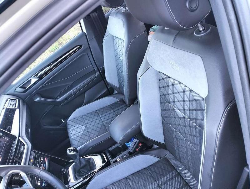 Usata VW T-Roc R-line 116 CV (85 kW) 2024 Beige SUV