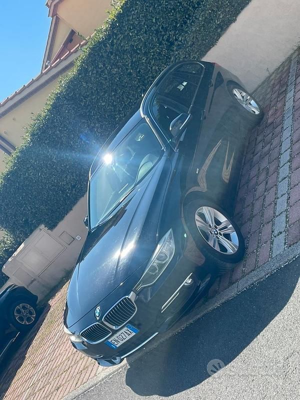 Usata BMW 320 Luxury Line 184 CV (135 kW) 2013 Nero Station wagon