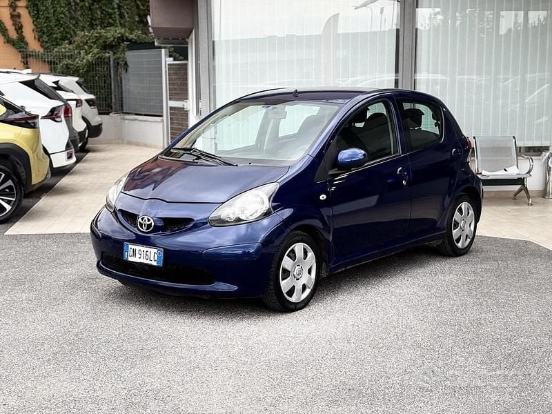 Usata Toyota Aygo 68 CV (50 kW) 2008 Blu Utilitaria