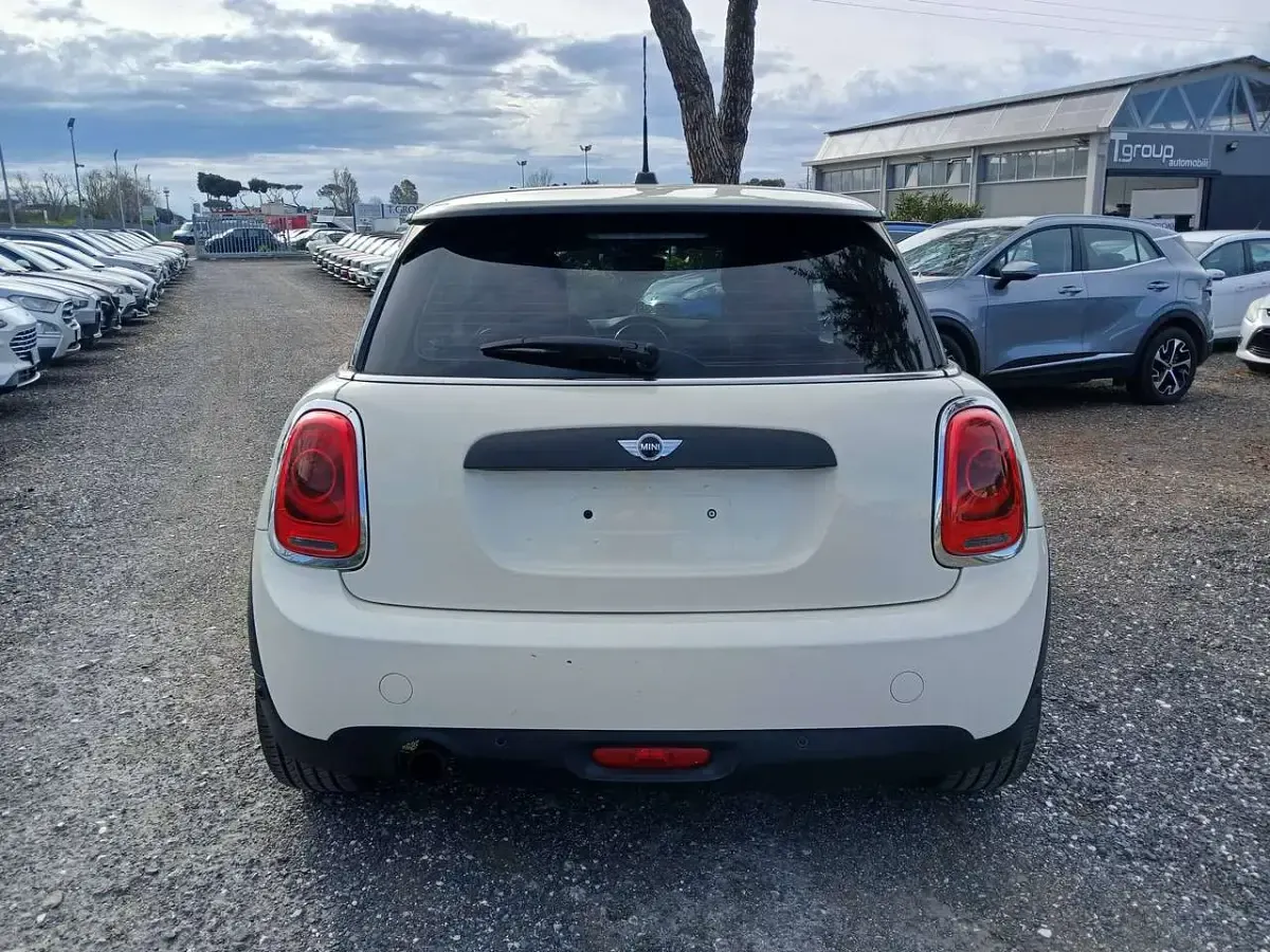 Usata Mini ONE 75 CV (55 kW) 2017 Bianco Utilitaria
