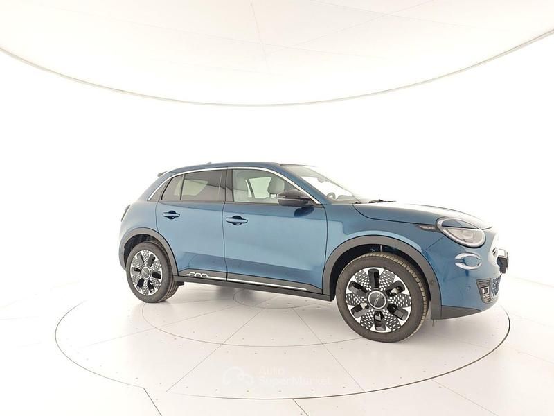 Usata Fiat 600 La Prima 110 CV (80 kW) 2025 Verde SUV