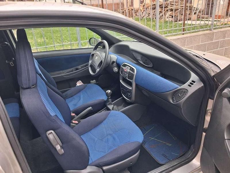 Usata Lancia Ypsilon 60 CV (44 kW) 2003 Utilitaria