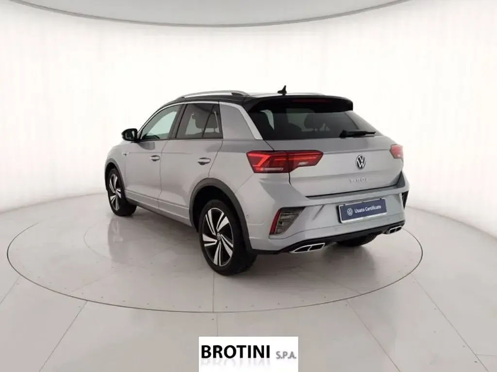 Usata VW T-Roc R-line 110 CV (80 kW) 2023 Grigio metallizzato SUV