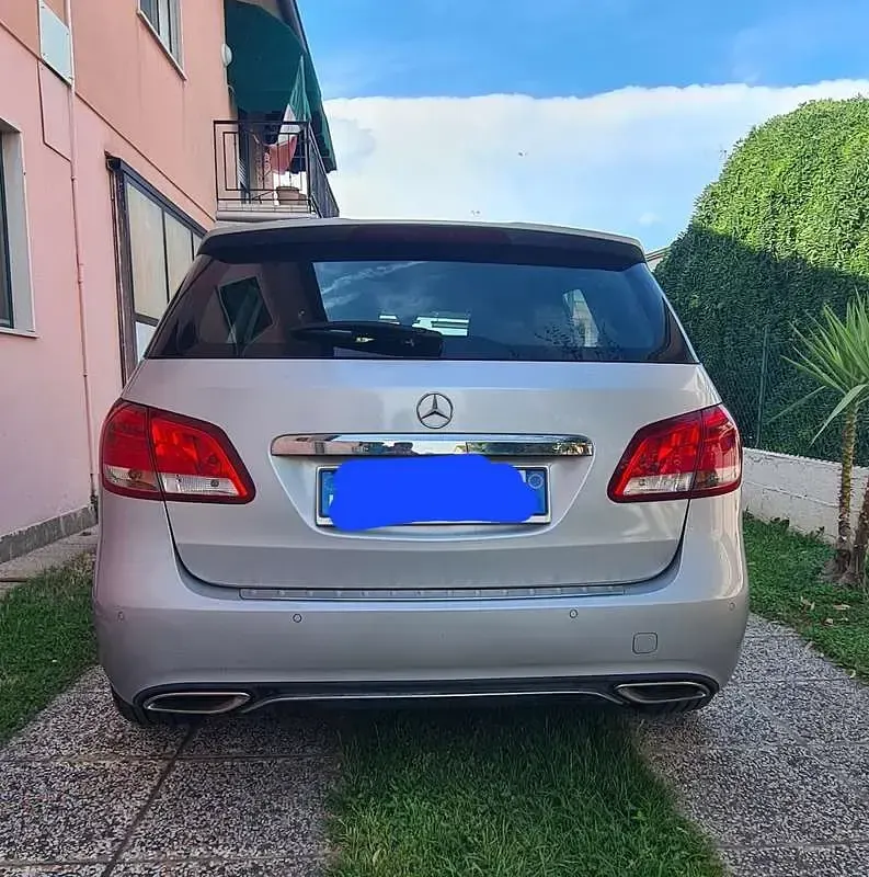 Usata Mercedes B180 109 CV (80 kW) 2016 Utilitaria