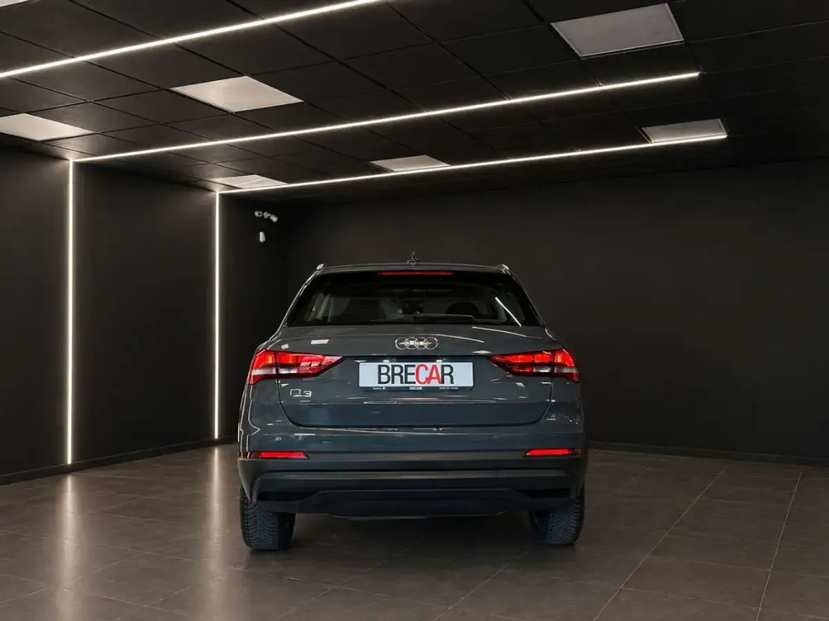 Usata Audi Q3 Ambiente 150 CV (110 kW) 2022 Grigio SUV