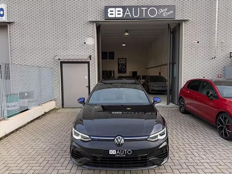Usata VW Golf VIII R 333 CV (244 kW) 2024 Nero Berlina