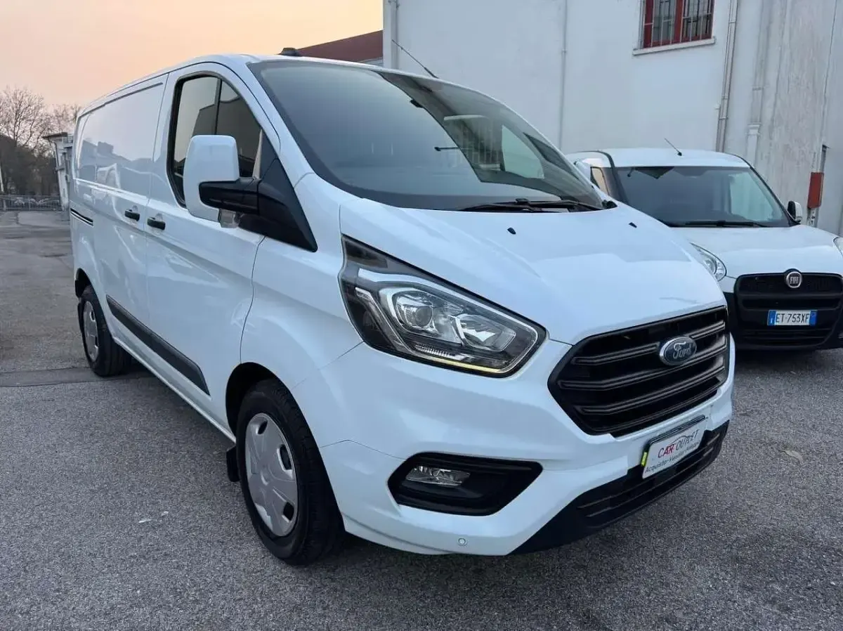 Usata Ford Transit Custom 131 CV (96 kW) 2023 Bianco Furgone