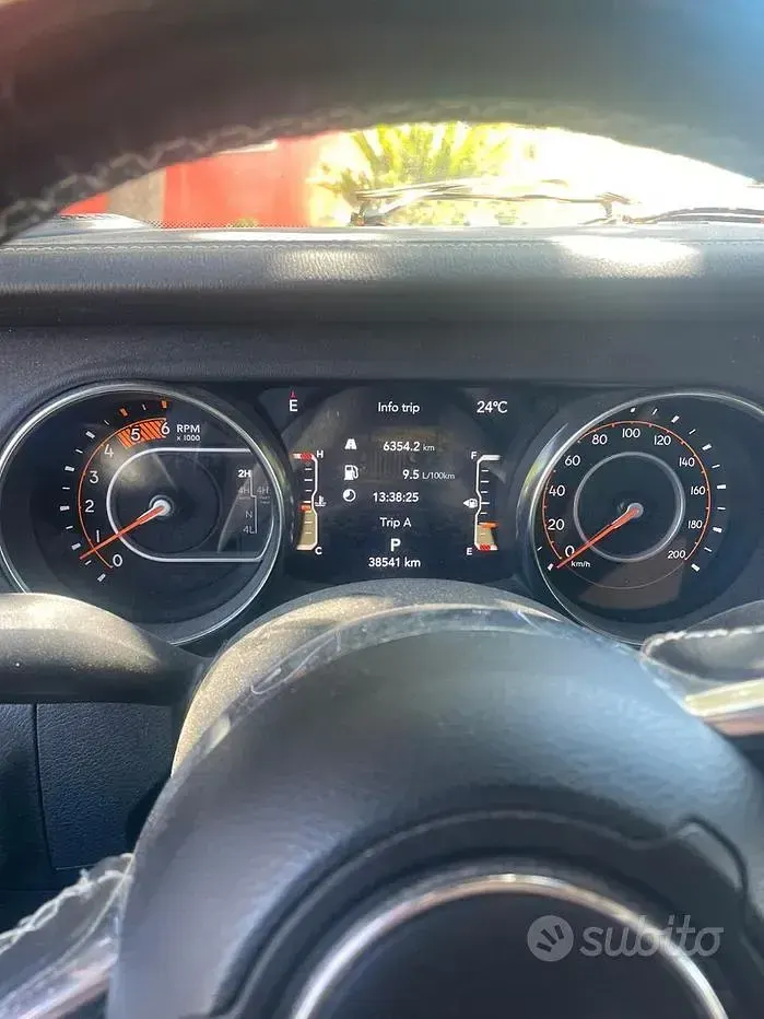 Usata Jeep Gladiator Overland 264 CV (194 kW) 2022 Nero Pick-up