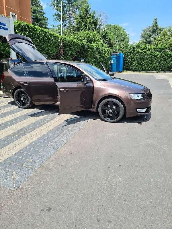 Usata Skoda Octavia Elegance 105 CV (77 kW) 2014 Utilitaria