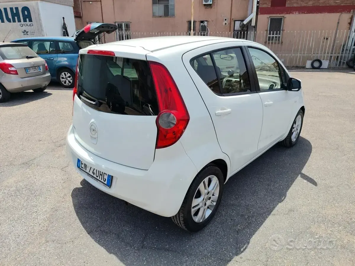 Usata Opel Agila S 94 CV (69 kW) 2012 Bianco Utilitaria