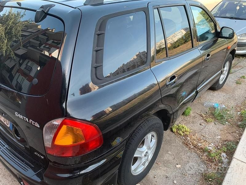Usata Hyundai Santa Fe 112 CV (82 kW) 2004 Nero SUV