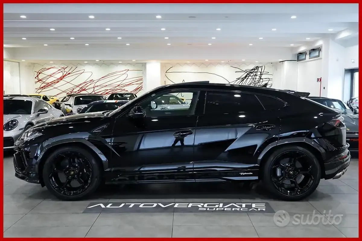 Usata Lamborghini Urus 666 CV (489 kW) 2023 Nero SUV