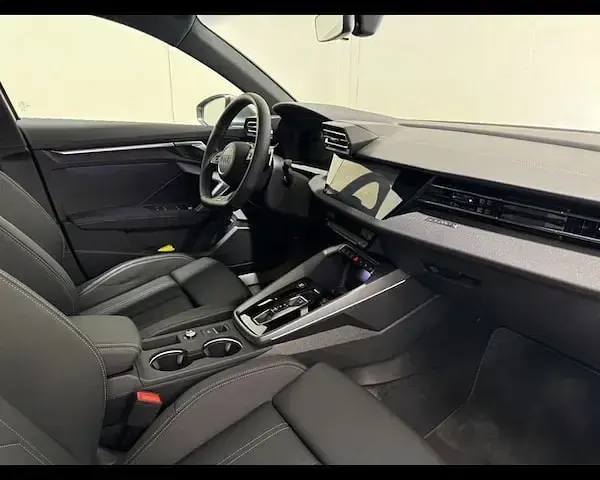 Usata Audi S3 Ambiente 333 CV (244 kW) 2024 Bianco arkona Berlina