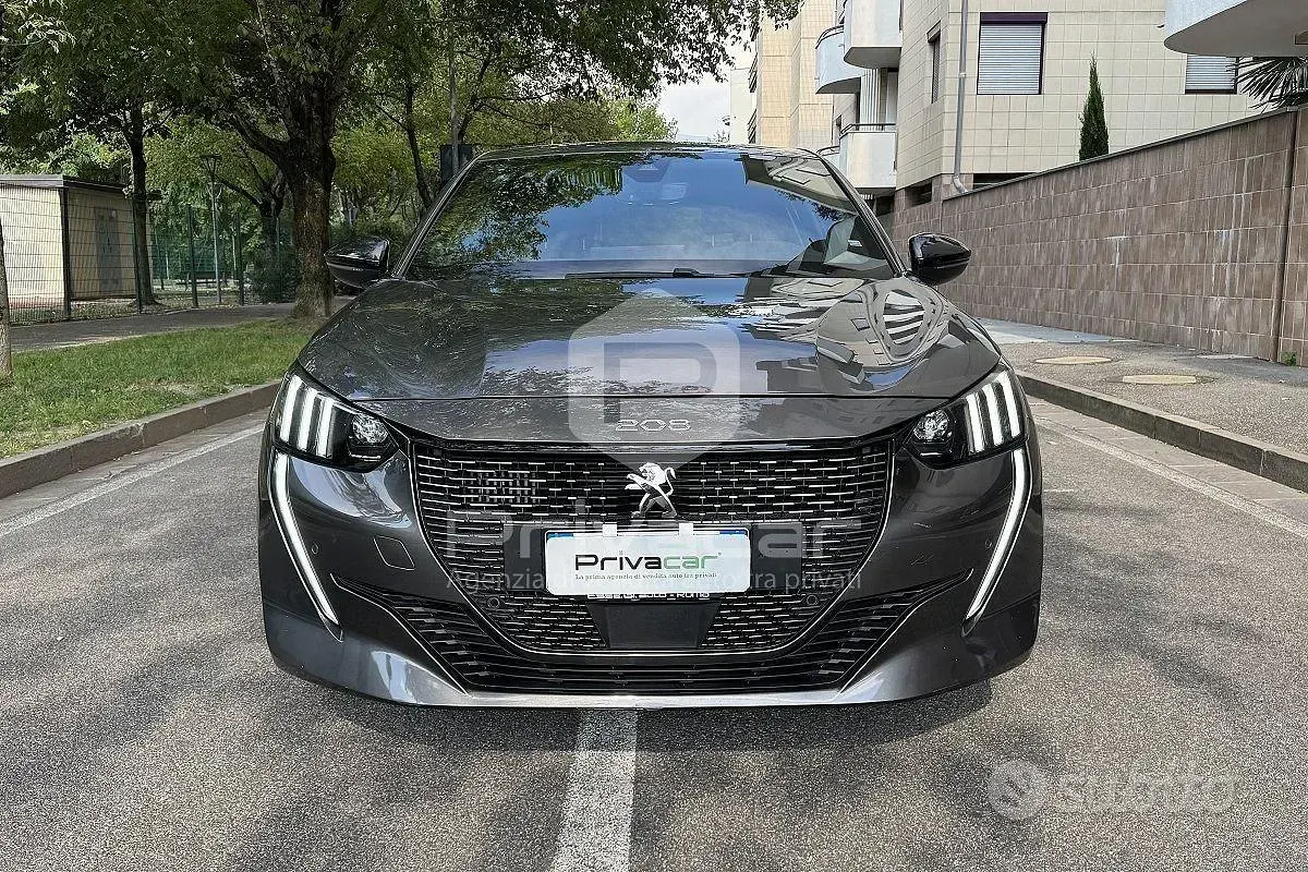 Usata Peugeot 208 GT 101 CV (74 kW) 2022 Grigio Utilitaria