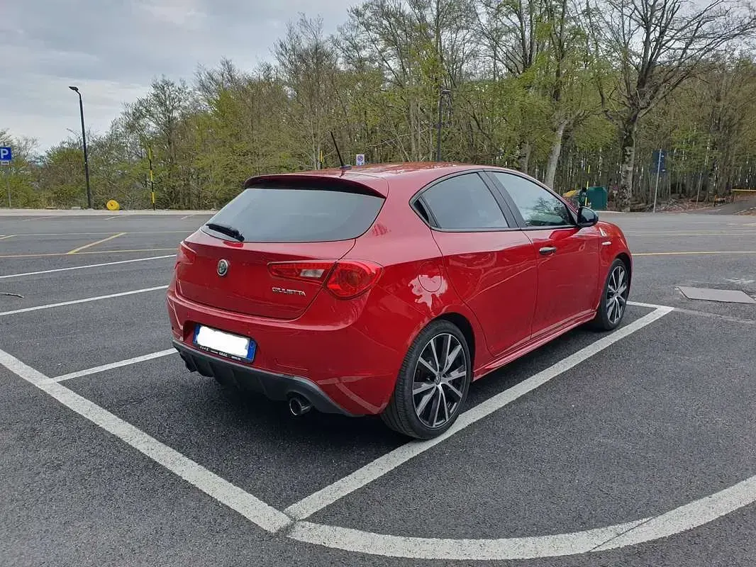 Usata Alfa Romeo Giulietta Quadrifoglio Verde 241 CV (177 kW) 2016 Rosso Utilitaria