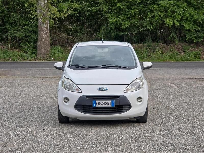 Usata Ford Ka Titanium 69 CV (50 kW) 2010 Bianco Utilitaria