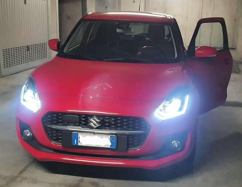 Usata Suzuki Swift 83 CV (61 kW) 2020 Rosso Berlina