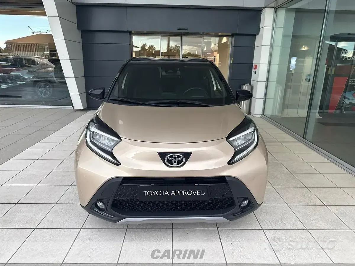 Usata Toyota Aygo X Lounge 72 CV (52 kW) 2022 Bianco SUV