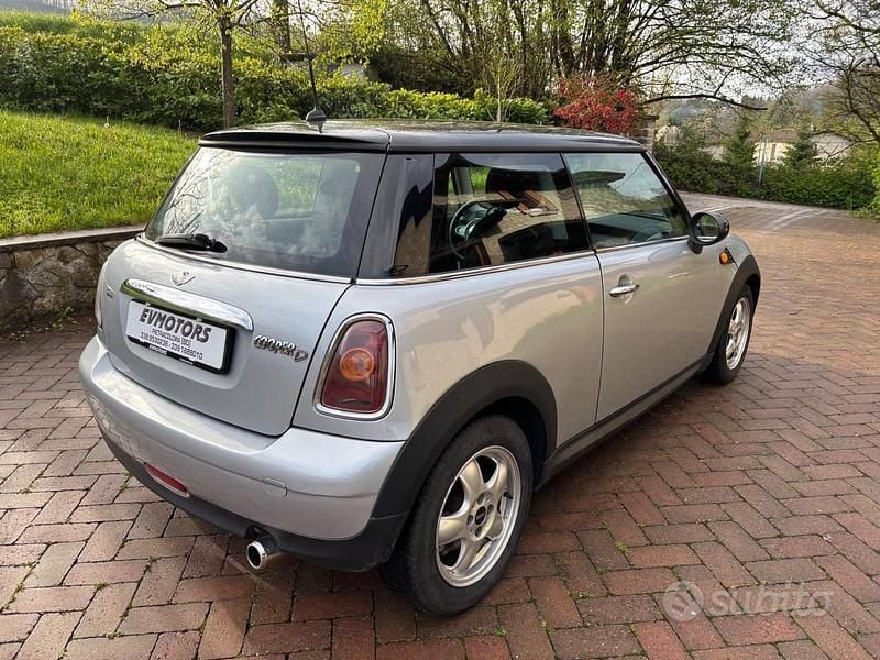 Usata Mini Cooper D 108 CV (79 kW) 2007 Grigio Utilitaria
