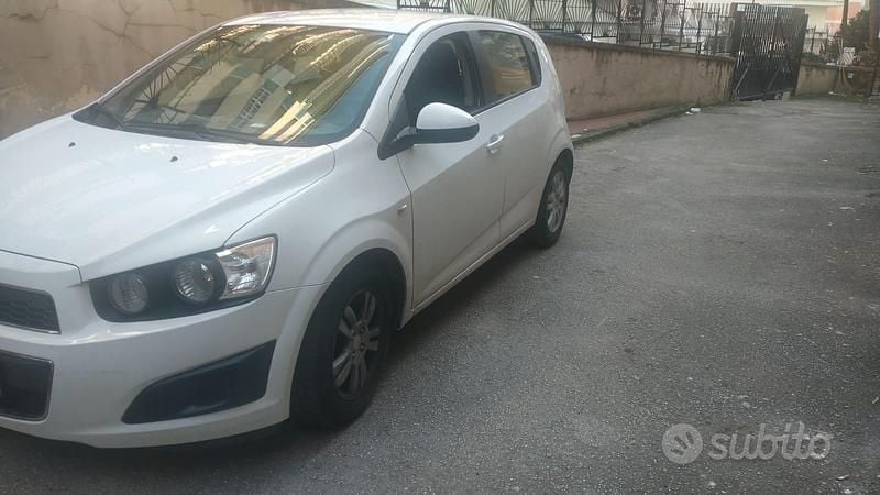 Usata Chevrolet Aveo 84 CV (61 kW) 2011 Bianco Berlina