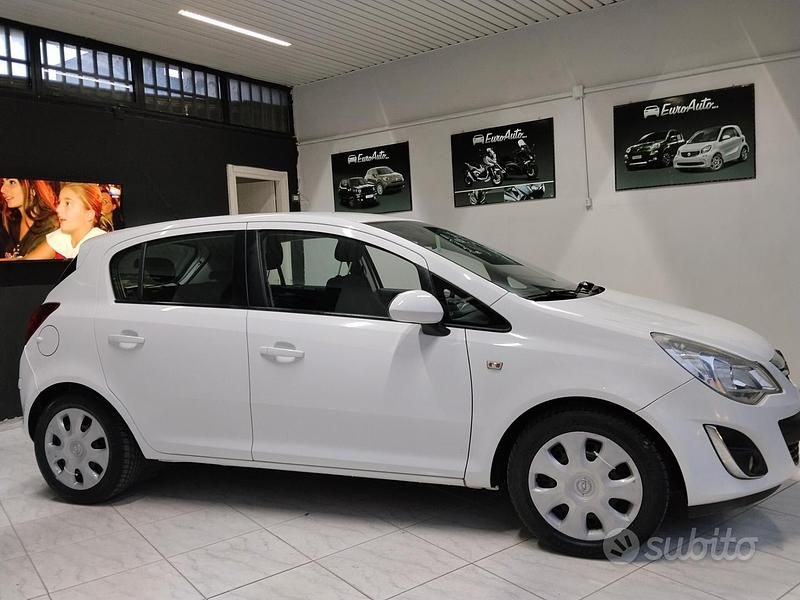 Usata Opel Corsa 86 CV (63 kW) 2011 Bianco Utilitaria