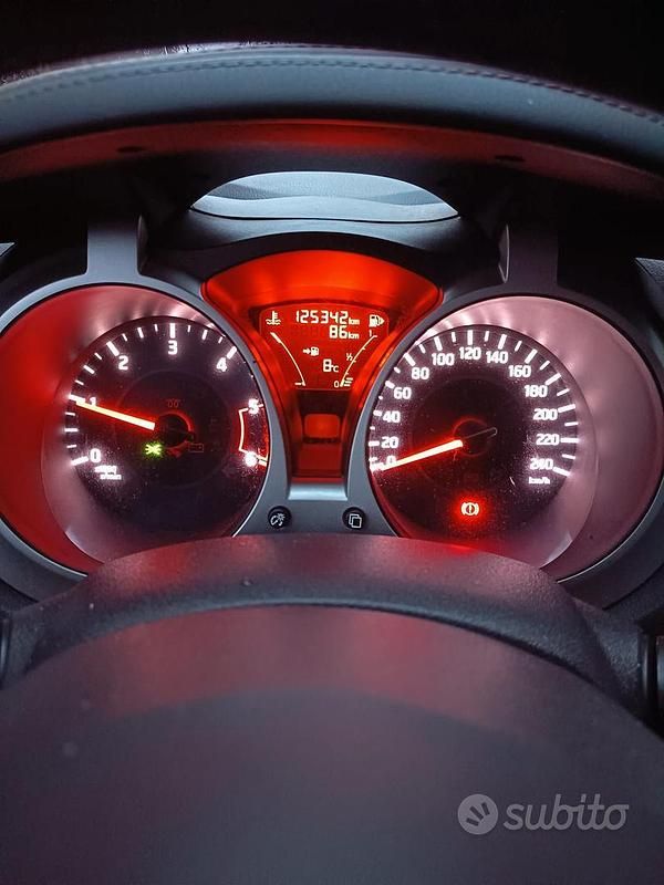 Usata Nissan Juke Tekna 110 CV (80 kW) 2015 Bianco SUV
