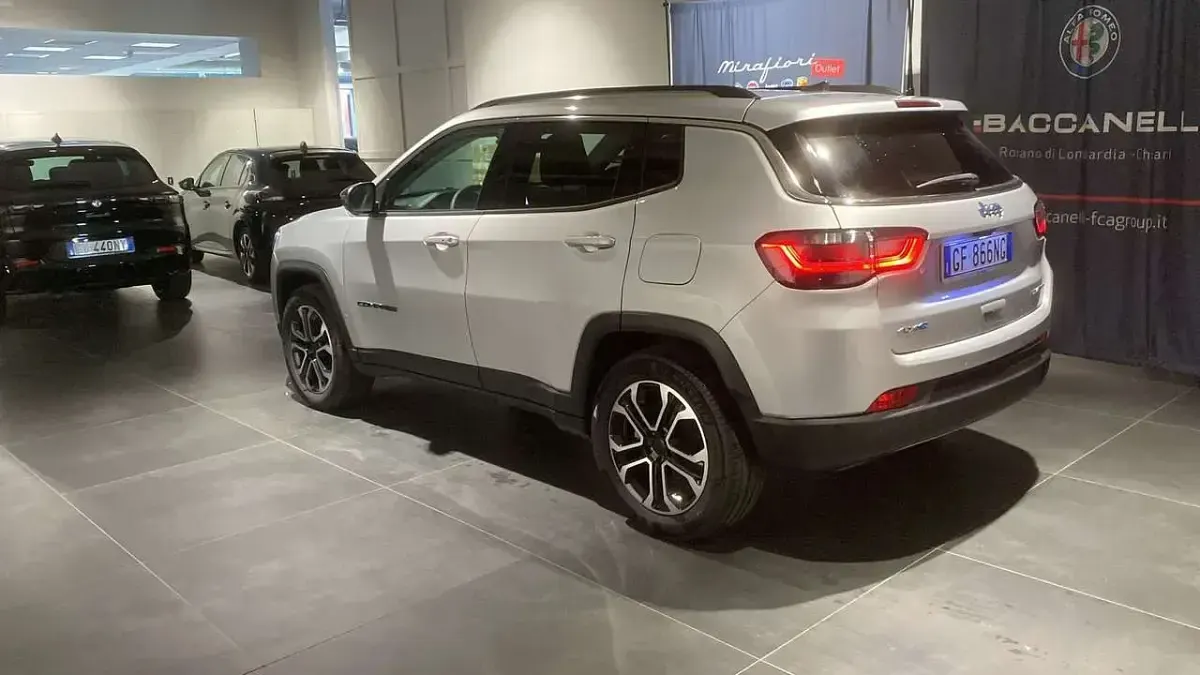 Usata Jeep Compass Limited 190 CV (139 kW) 2021 Argento SUV